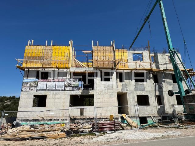 Dvosoban stan u novogradnji, Primošten