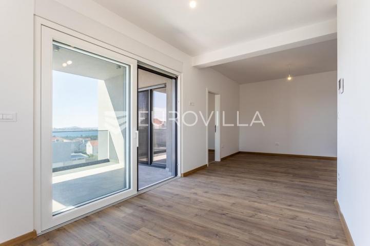 Vodice, moderna dvojna kuća s bazenom, novogradnja 169,89 m²