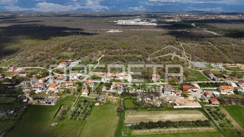 Murvica G. - građevinsko zemljište 650 m²