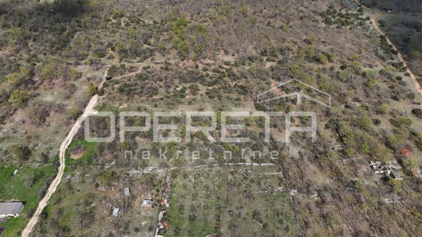 Murvica G. - građevinsko zemljište 650 m²