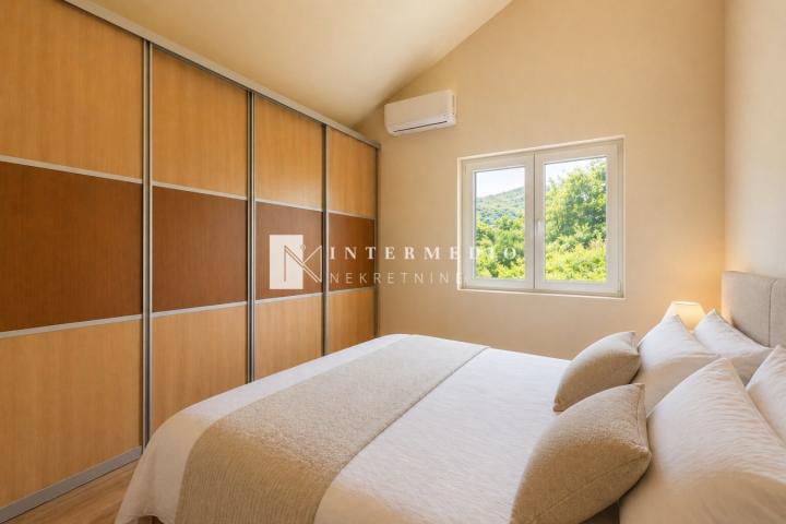 Namješten jednosoban stan 58 m² – Đenovići, 100 m od mora