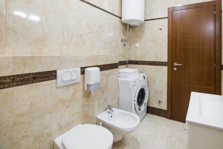 Nov dvosoban stan 90m2 na prodaju. Anatolia, Bečići