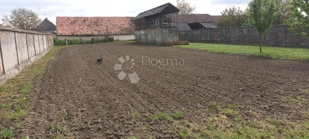 Izvrsna kombinacija doma i posla – kuća + poslovni prostor = VELIKI POTENCIJAL