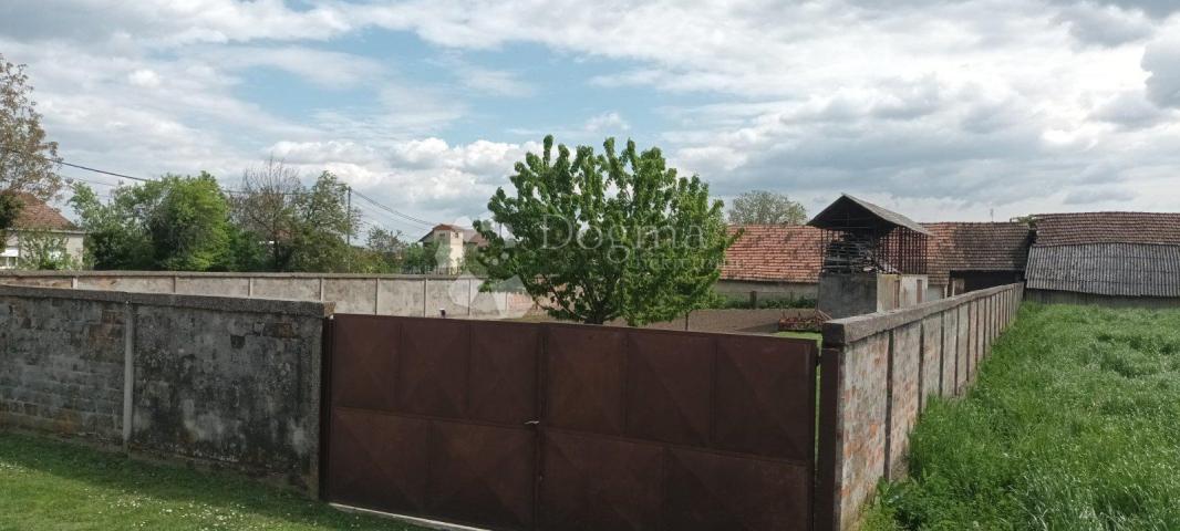 Izvrsna kombinacija doma i posla – kuća + poslovni prostor = VELIKI POTENCIJAL