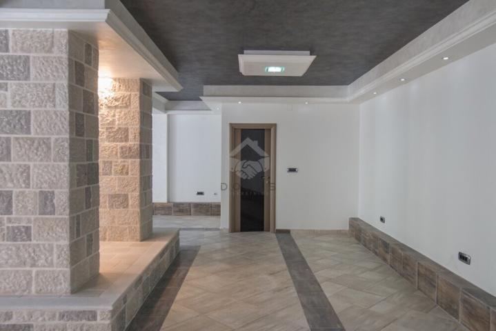 Poslovni prostor 102m2, Centar - Herceg Novi