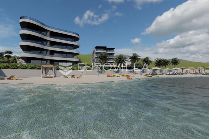 Okolica Trogira, luksuzni penthouse direktno na plaži