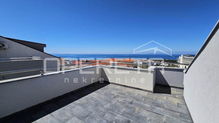 Novalja – 92 m², pogled na more, 3 terase, 2 parkinga