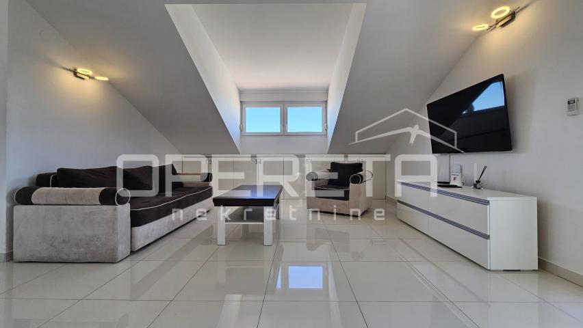 Novalja – 92 m², pogled na more, 3 terase, 2 parkinga