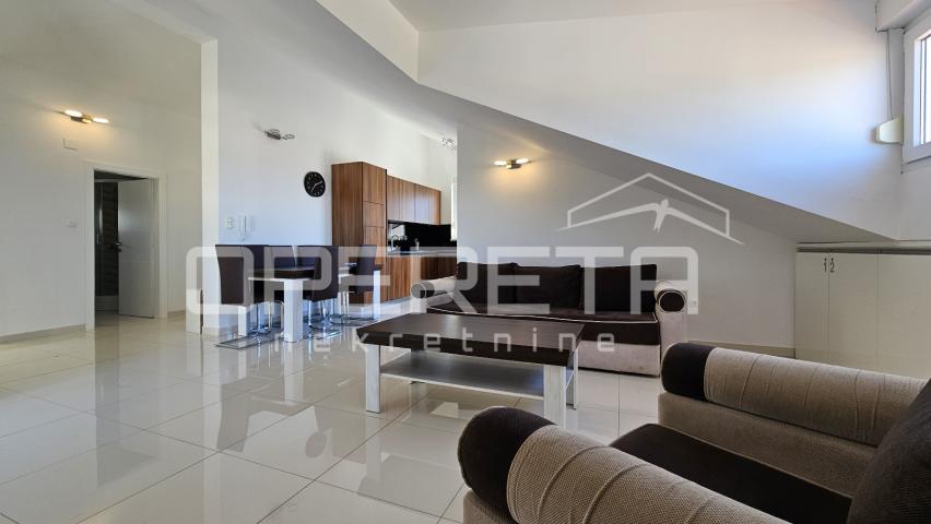 Novalja – 92 m², pogled na more, 3 terase, 2 parkinga