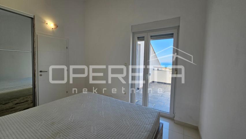 Novalja – 92 m², pogled na more, 3 terase, 2 parkinga