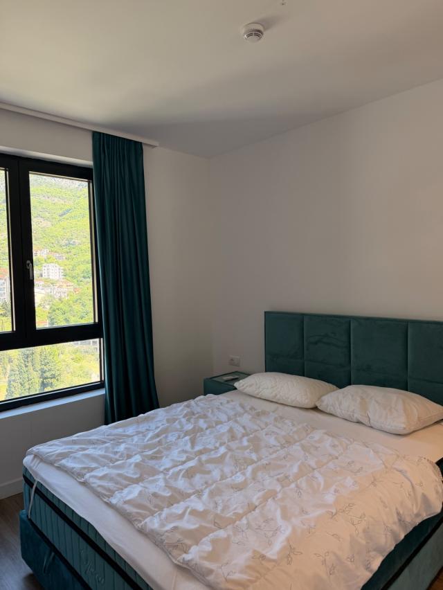 LUKSUZAN PENTHOUSE SA 360° POGLEDOM NA MORE -PRVA LINIJA MORA