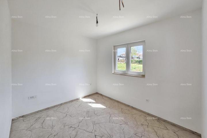 House Ground-floor house with a pool – vicinity of Poreč