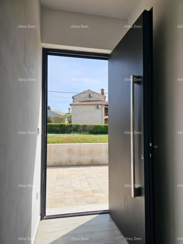House Ground-floor house with a pool – vicinity of Poreč