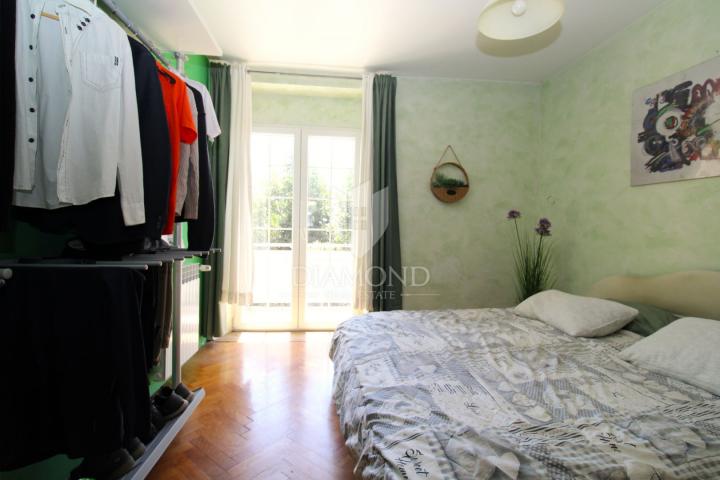 RIJEKA, TURNIĆ - DVOSOBAN STAN S DVA BALKONA