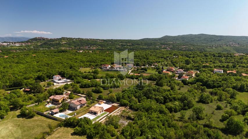 Labin, okolica, građevinsko zemljište na rubu naselja