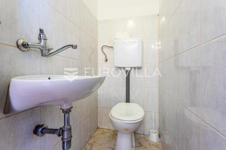 Vodice, apartmanska kuća u blizini mora