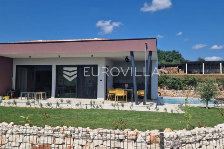 Istra, Kringa, prekrasna prizemnica s bazenom