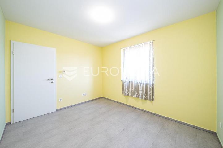 Zaprešić okolica, Prudnice, funkcionalna kuća 200 m²