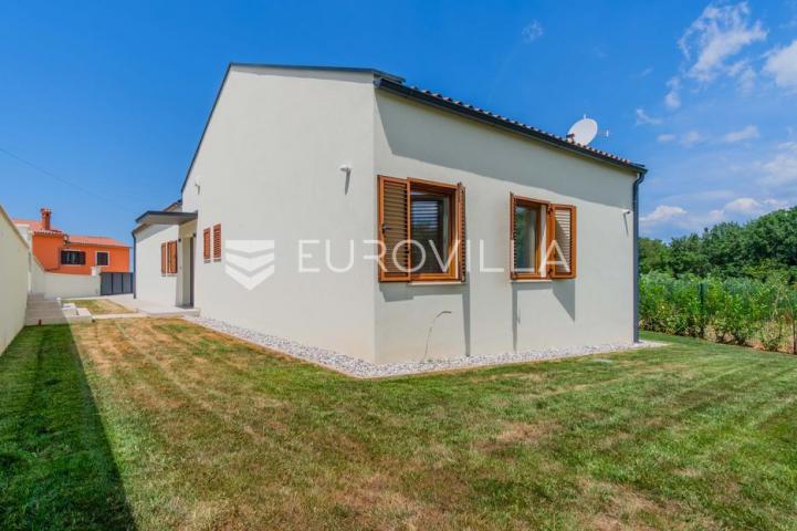 Istra, Tinjan, prizemnica s grijanim bazenom