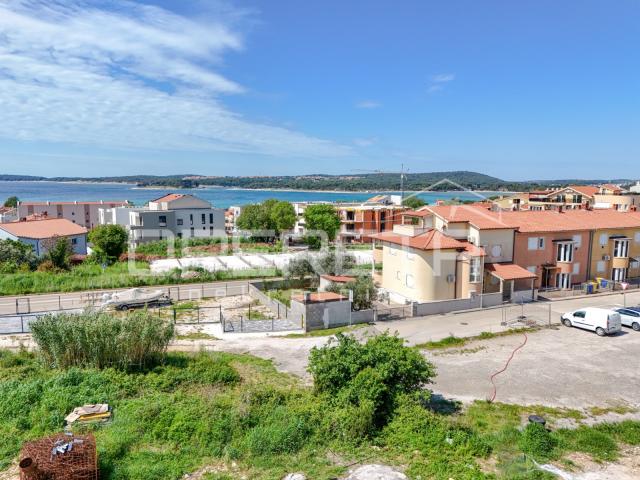 Stan s pogledom na more i galerijom – Medulin (300m od plaže, 77,76m2)