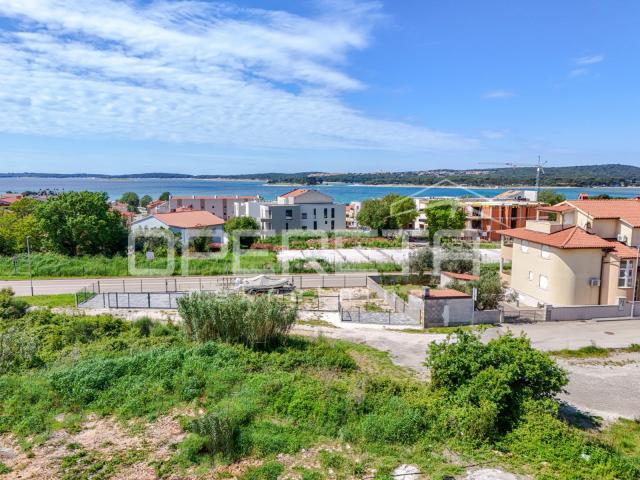 Stan s pogledom na more i galerijom – Medulin (300m od plaže, 77,76m2)