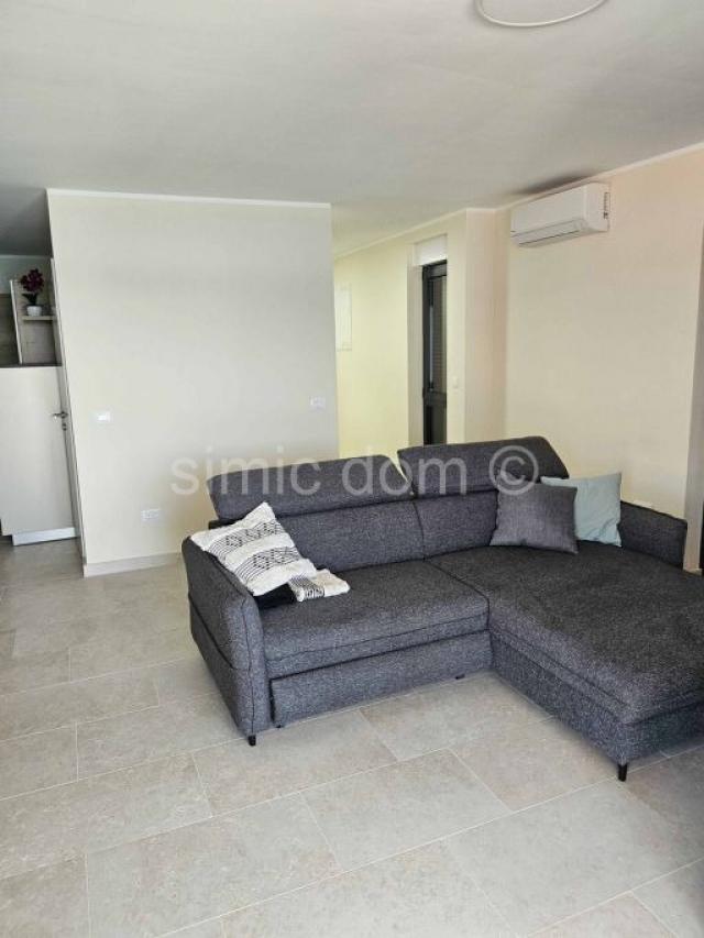Trosoban penthouse stan s pogledom, prodaja, Tisno