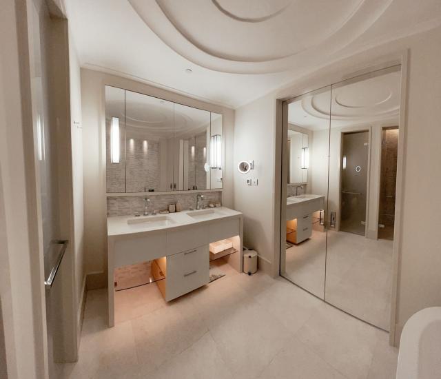 Luksuzan jednosoban apartman 80m² u prvoj liniji mora – Regent, Porto Montenegro, Tivat