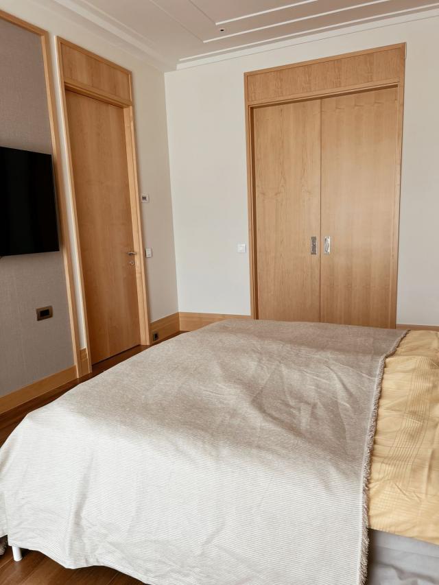 Luksuzan jednosoban apartman 80m² u prvoj liniji mora – Regent, Porto Montenegro, Tivat