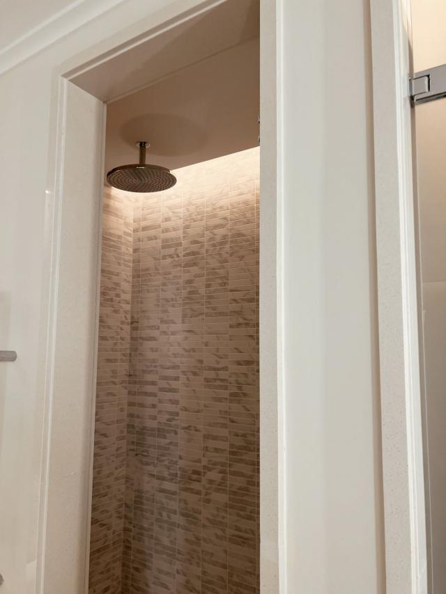 Luksuzan jednosoban apartman 80m² u prvoj liniji mora – Regent, Porto Montenegro, Tivat