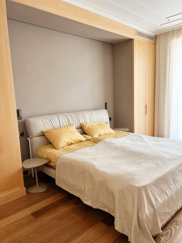 Luksuzan jednosoban apartman 80m² u prvoj liniji mora – Regent, Porto Montenegro, Tivat