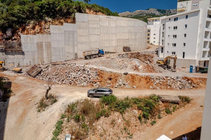 NOV JEDNOSOBAN STAN 46,6m² U NOVOM STAMBENOM KOMPLEKSU – DUBOVICA, BUDVA | MODERNI STANOVI SA BAZENO