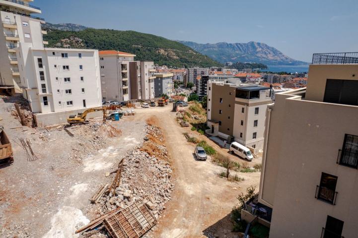 NOV JEDNOSOBAN STAN 46,6m² U NOVOM STAMBENOM KOMPLEKSU – DUBOVICA, BUDVA | MODERNI STANOVI SA BAZENO