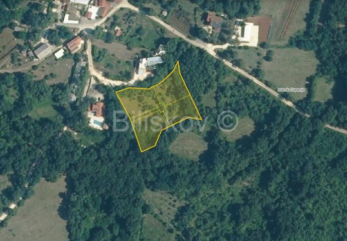 Prodaja, Žminj, građevinsko zemljište 1012 m2 za izgradnju kuće