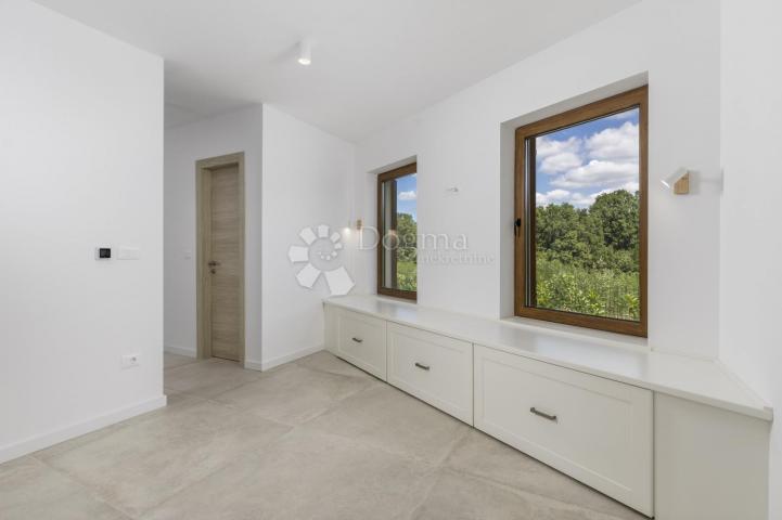 BEAUTIFUL FAMILY HOUSE WITH POOL IN CENTRAL ISTRIA