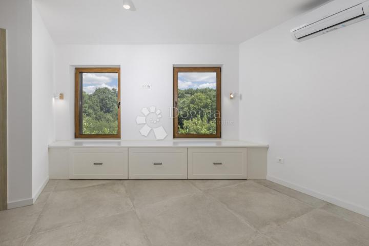 BEAUTIFUL FAMILY HOUSE WITH POOL IN CENTRAL ISTRIA