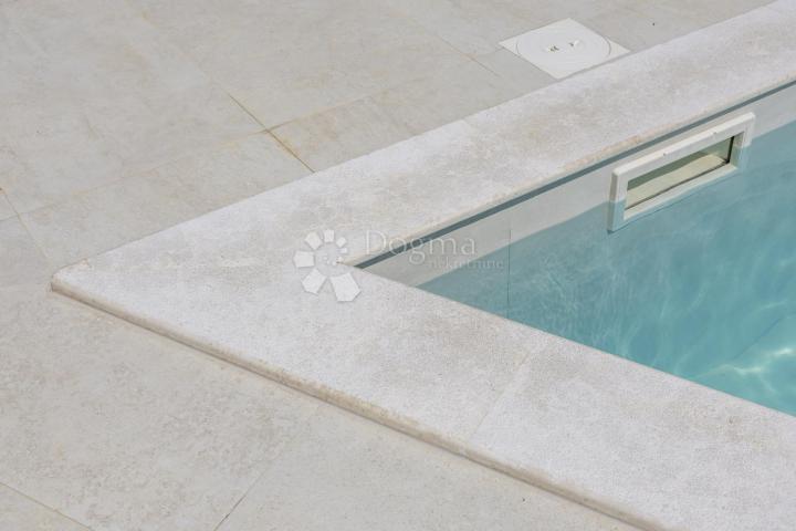 BEAUTIFUL FAMILY HOUSE WITH POOL IN CENTRAL ISTRIA