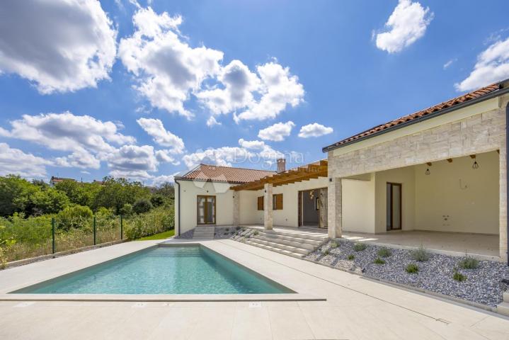 BEAUTIFUL FAMILY HOUSE WITH POOL IN CENTRAL ISTRIA