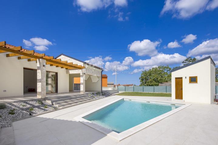 BEAUTIFUL FAMILY HOUSE WITH POOL IN CENTRAL ISTRIA