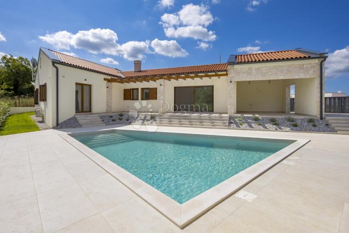 BEAUTIFUL FAMILY HOUSE WITH POOL IN CENTRAL ISTRIA