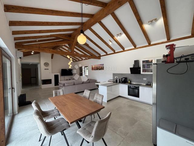 BEAUTIFUL FAMILY HOUSE WITH POOL IN CENTRAL ISTRIA
