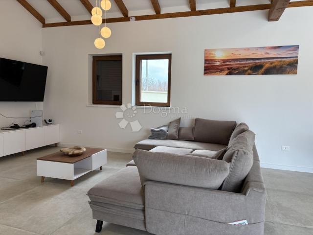 BEAUTIFUL FAMILY HOUSE WITH POOL IN CENTRAL ISTRIA