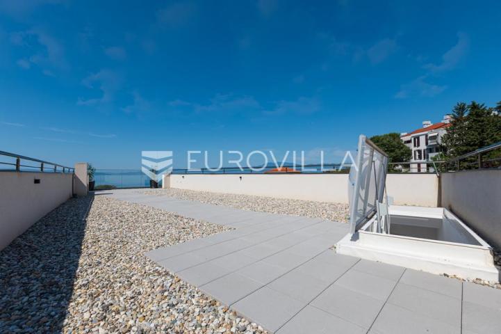 Rijeka, Kostrena, Paveki villa s 2 stana, pomoćnim objektom i bazenom 279 m²