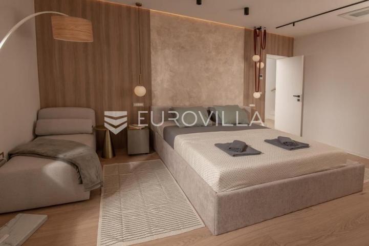 Barban, jedinstvena samostojeća pasivna kuća 320 M2 na velikoj okućnici