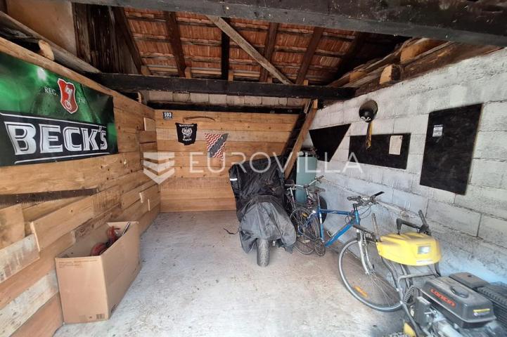 Ogulin, kuća 180 m², centar grada, renovirano
