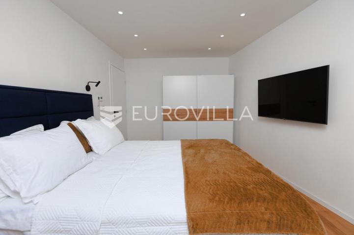 Rijeka, Kostrena, Paveki villa s 2 stana, pomoćnim objektom i bazenom, 279 m²
