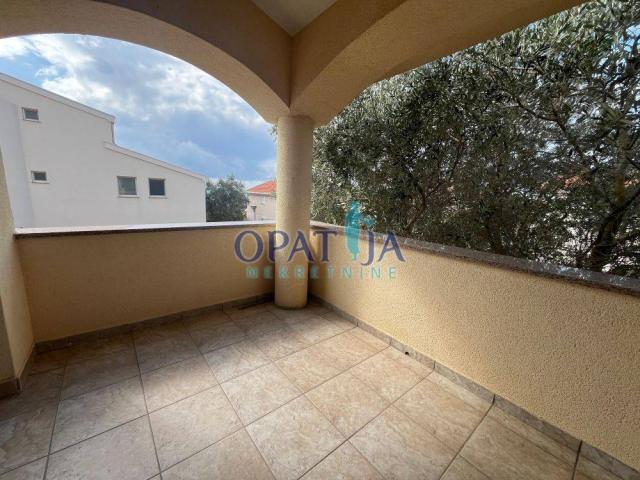 Vir - Južna strana, apartman na 1. katu, 150m do mora
