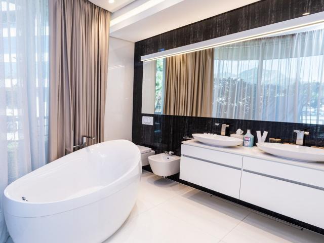 BUDVA, DUKLEY GARDENS-Trosoban penthouse od 255m² sa terasom od 202m² i direktnim pogledom na more (