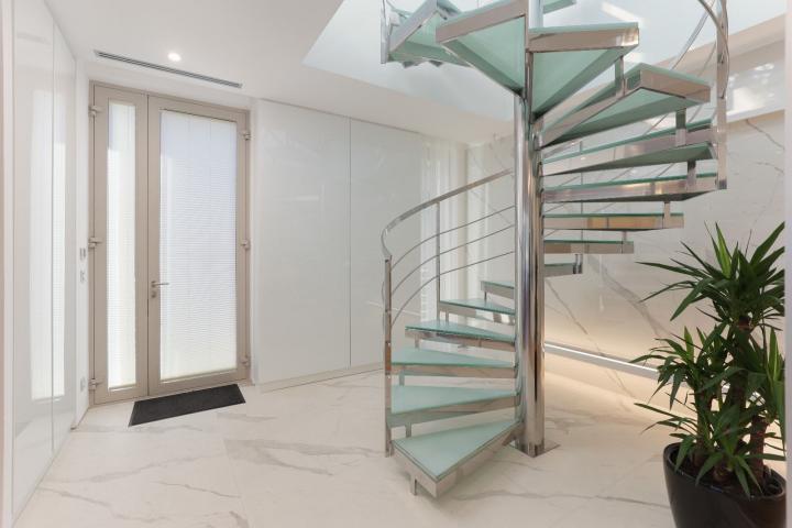 BUDVA, DUKLEY GARDENS-Trosoban penthouse od 282m² sa terasom od 235m² i direktnim pogledom na more (