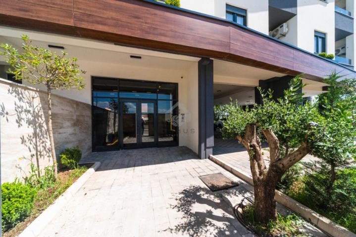 Dvosoban nov stan 64m2 + parking, Zabjelo - Podgorica