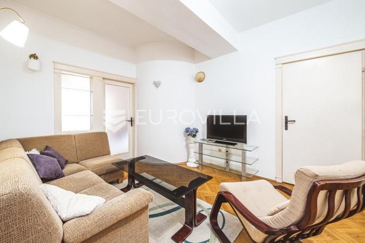 Zagreb, Centar, uređen trosoban stan površine 57 m²